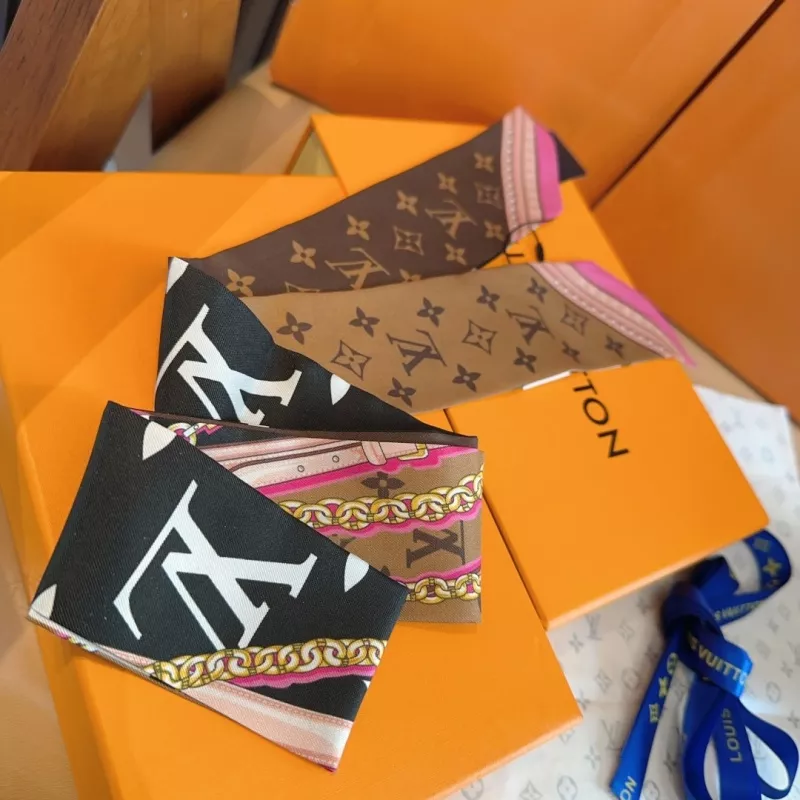 Comfortable 2925 Louis Vuitton Silk Scarf - Image 5