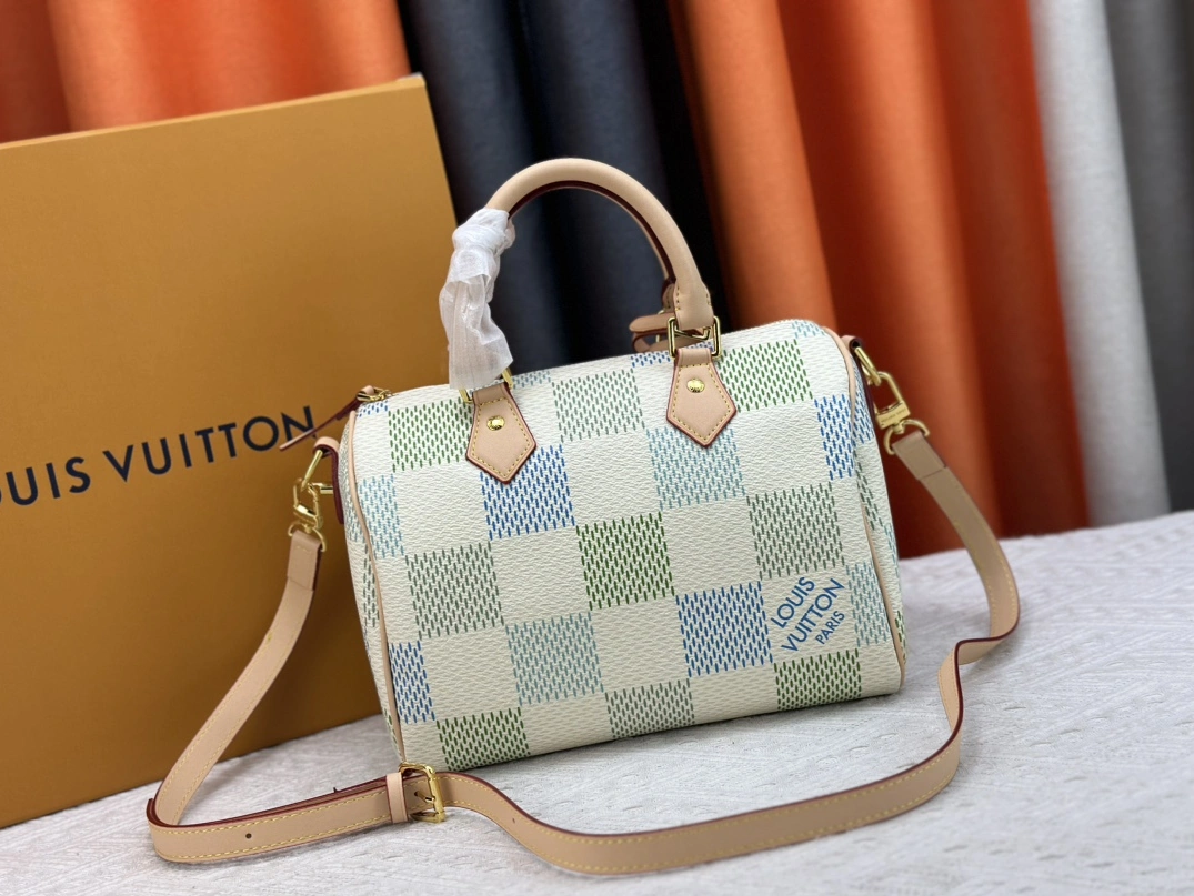 Compact 6206 Louis Vuitton AAA Quality Handbags For Women - Image 4