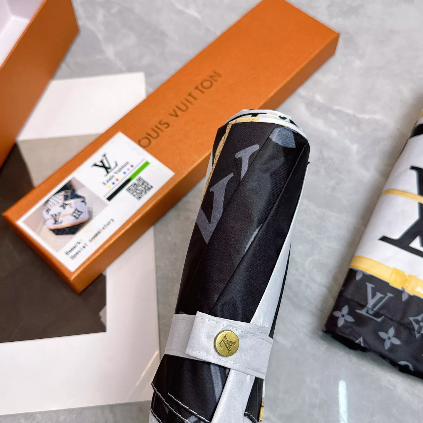 Cozy 2317 Louis Vuitton Umbrellas - Image 8