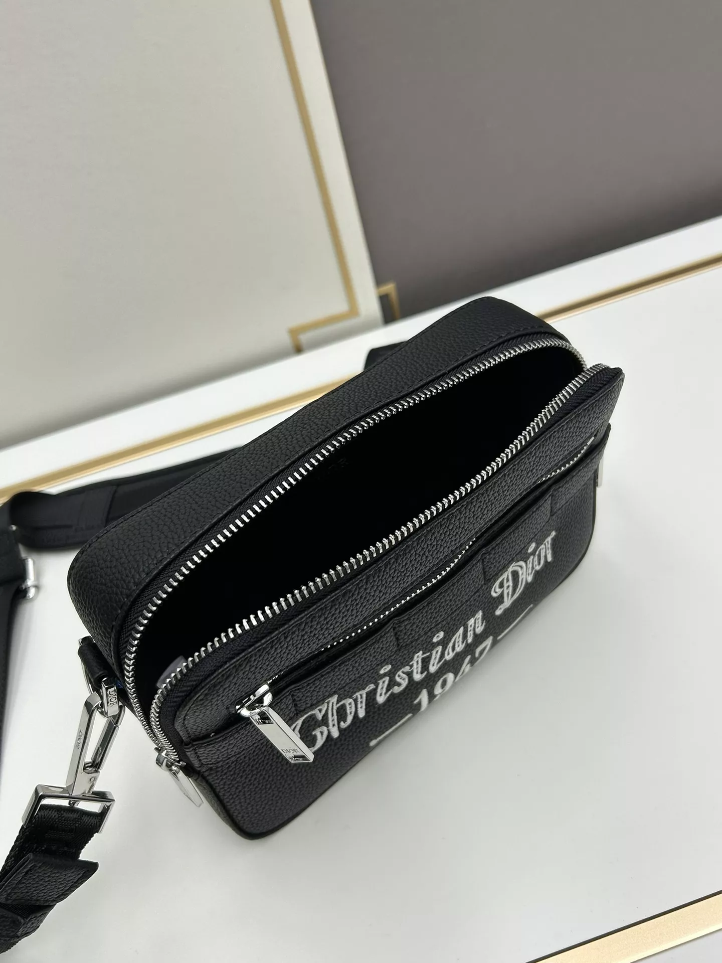 Cozy 3301 Christian Dior AAA Quality Messenger Bags For Unisex - Image 7