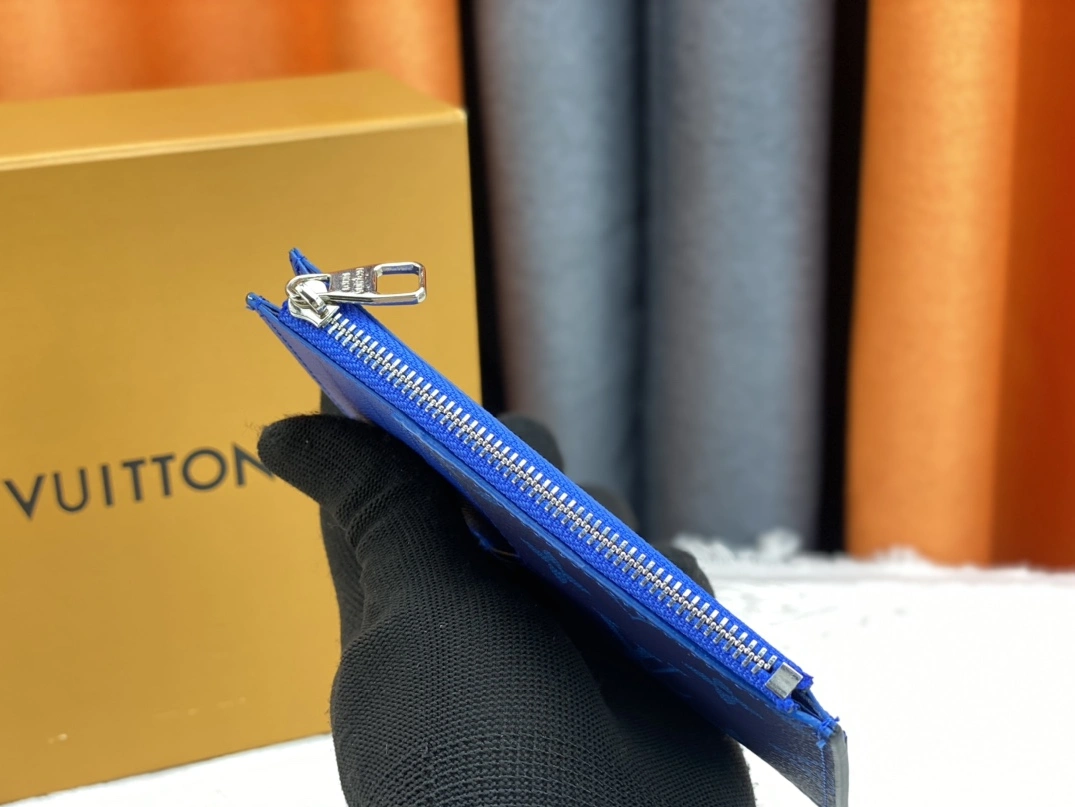 DailyWear 7086 Louis Vuitton AAA Quality Card Case For Unisex - Image 3