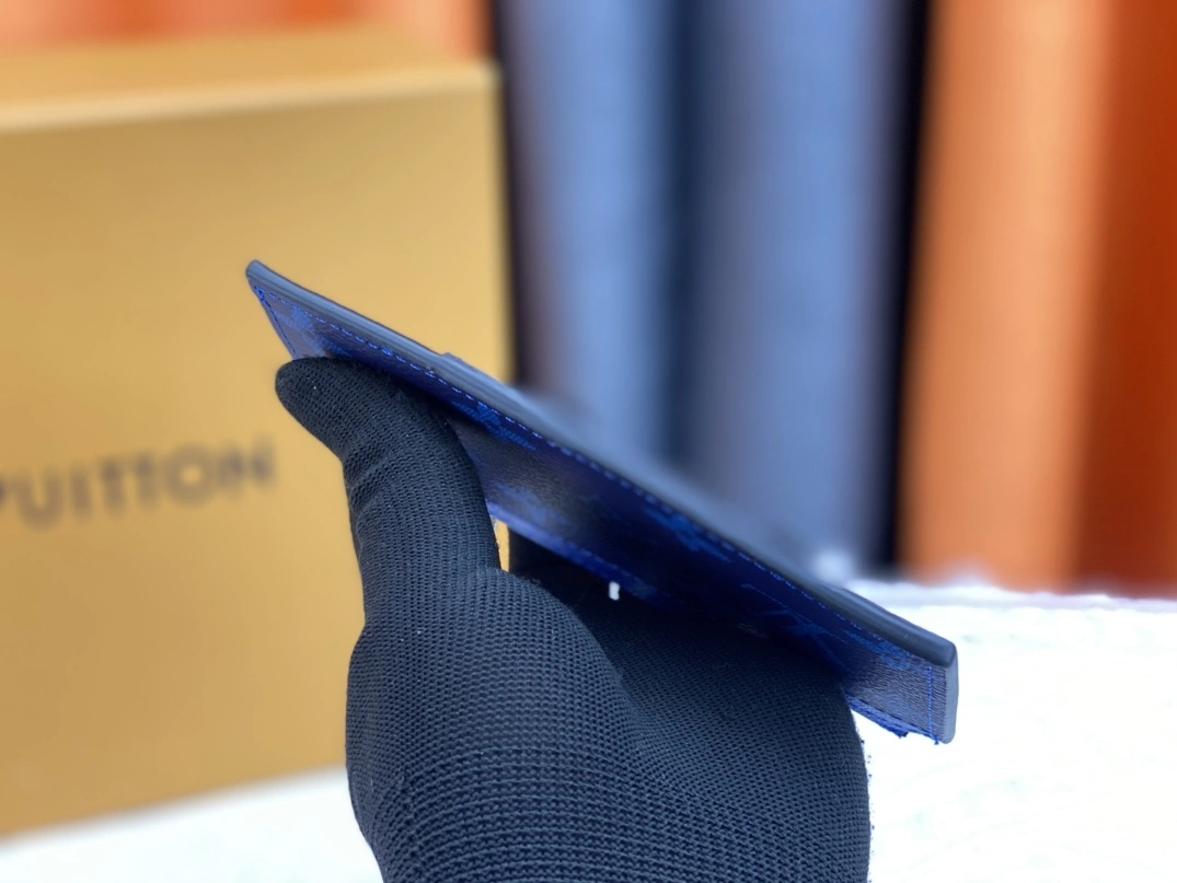 DailyWear 7086 Louis Vuitton AAA Quality Card Case For Unisex - Image 4