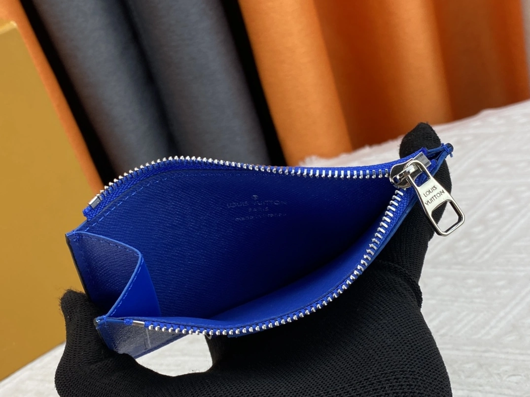 DailyWear 7086 Louis Vuitton AAA Quality Card Case For Unisex - Image 7