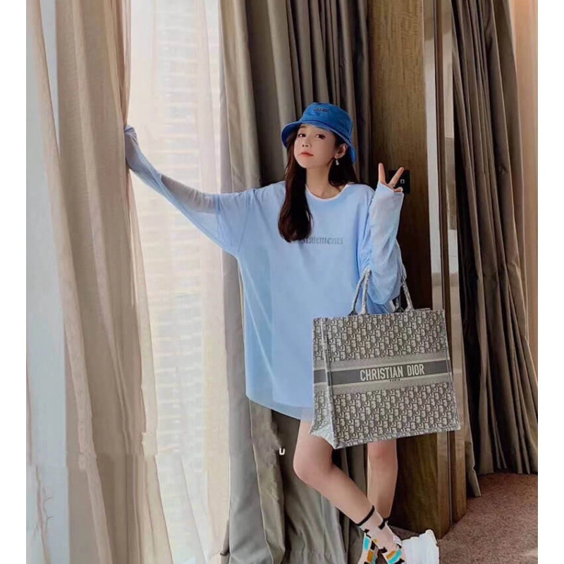 The Dior B Dior Book Tote Grey Oblique Embroidery - Image 3