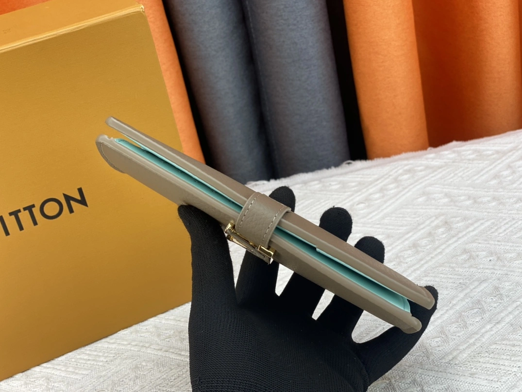 Durable 5001 Louis Vuitton AAA Quality Wallets - Image 3