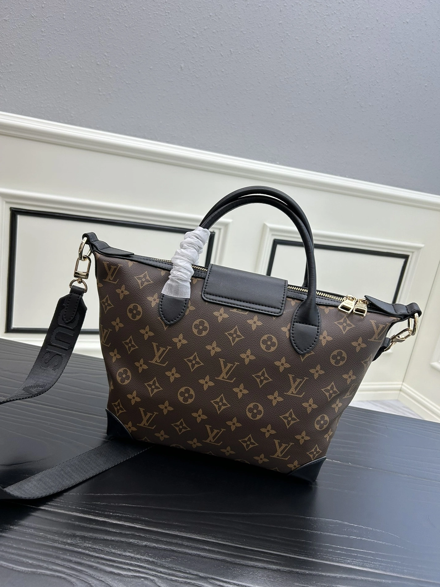 Durable 5734 Louis Vuitton AAA Quality Handbags For Women - Image 3