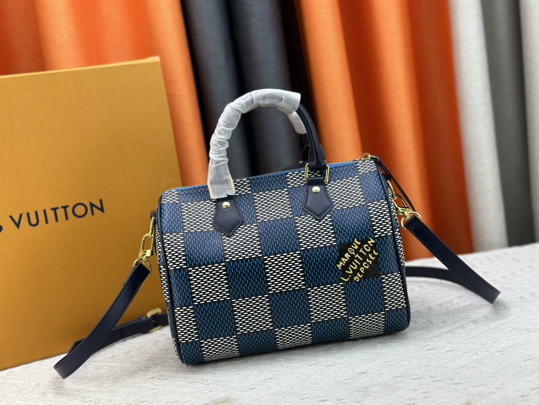 Durable 6135 Louis Vuitton AAA Quality Handbags For Women - Image 4