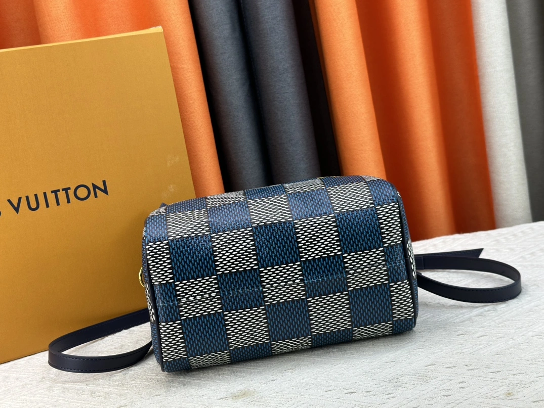 Durable 6135 Louis Vuitton AAA Quality Handbags For Women - Image 5