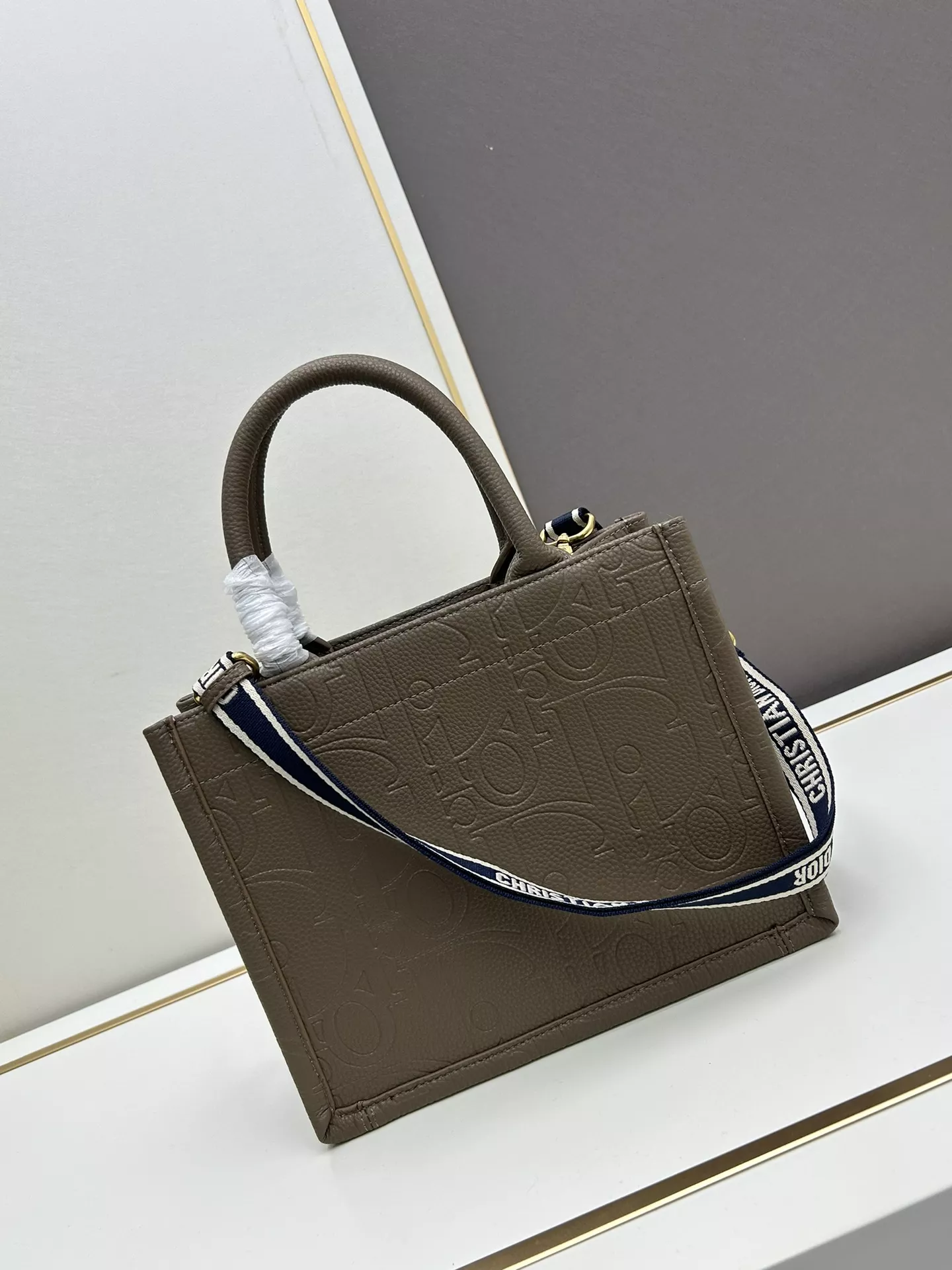 Durable 9523 Christian Dior AAA Quality Handbags For Women - Image 3