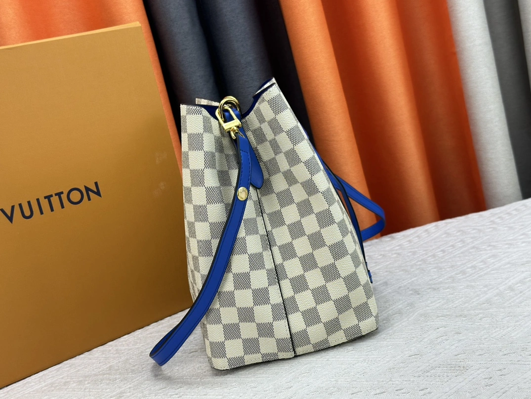 EasyMatch 2632 Louis Vuitton AAA Quality Messenger Bags For Women