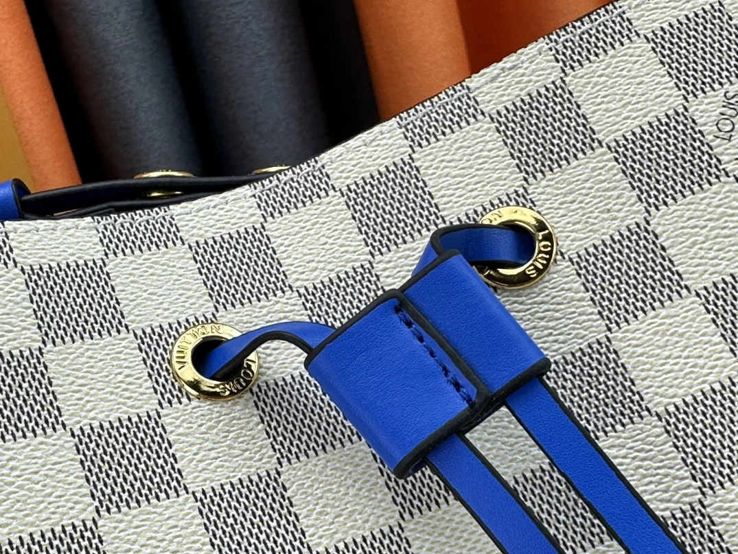 EasyMatch 2632 Louis Vuitton AAA Quality Messenger Bags For Women - Image 5