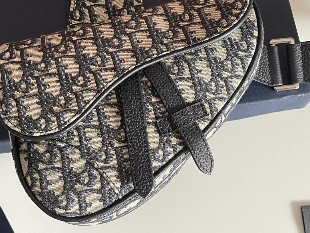 EasyMatch 3682 Christian Dior AAA Man Messenger Bags - Image 5