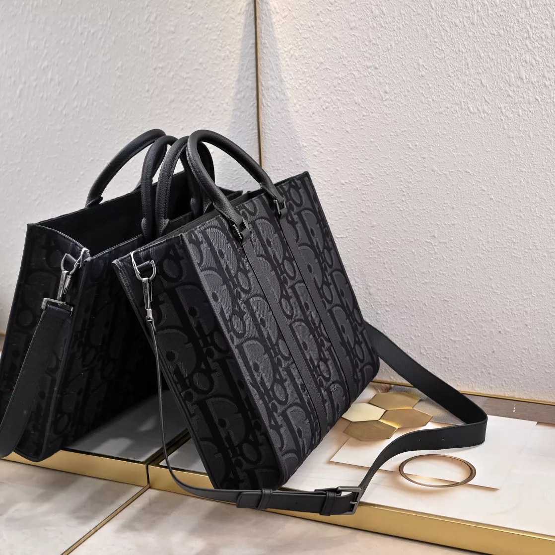 Efficient 372 Christian Dior AAA Man Handbags