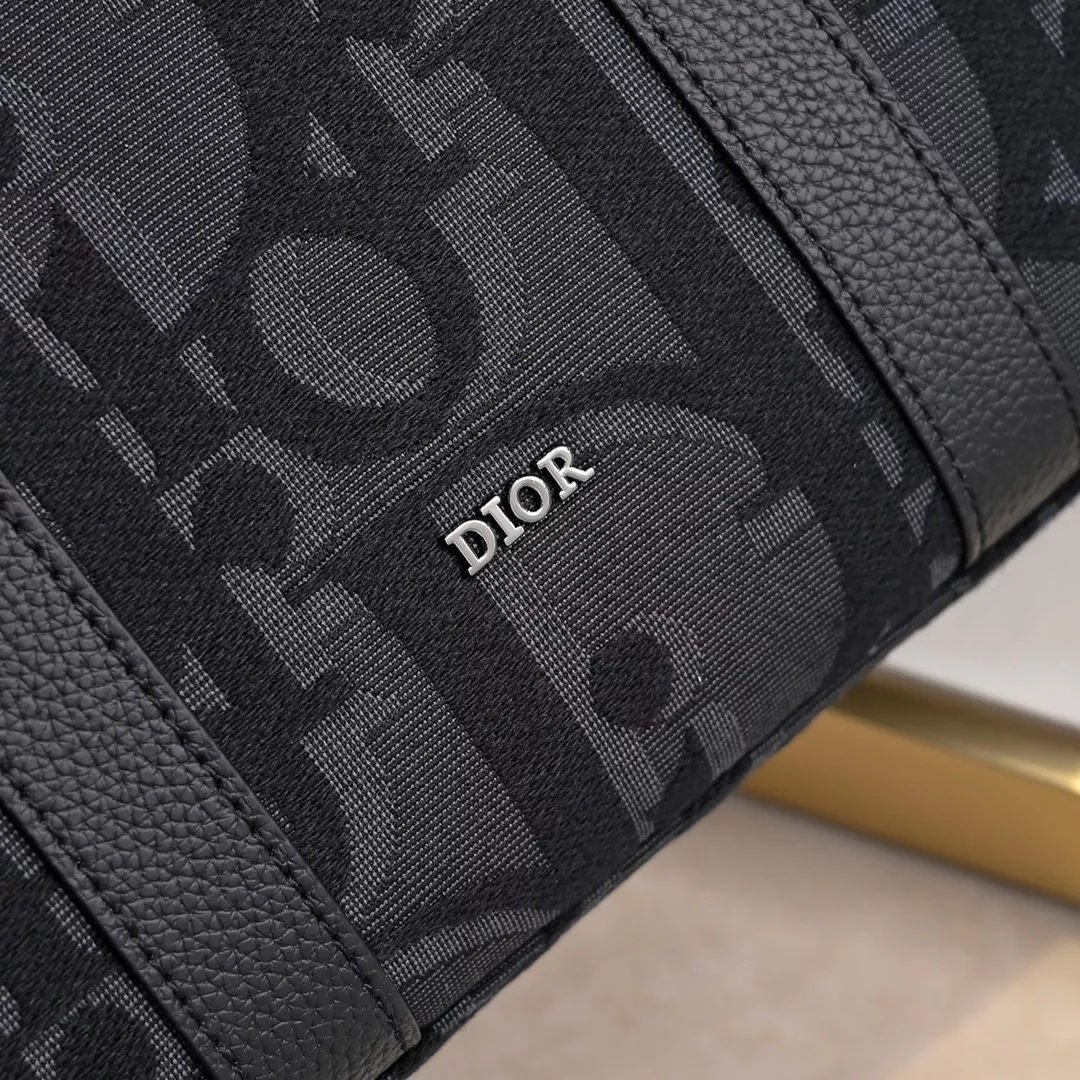 Efficient 372 Christian Dior AAA Man Handbags - Image 5