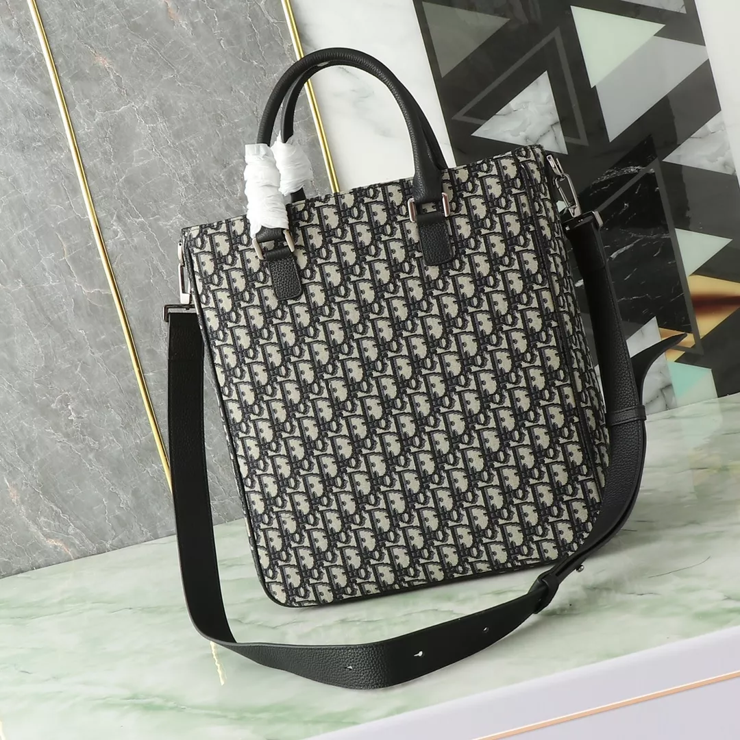 Efficient 8276 Christian Dior AAA Man Handbags - Image 3