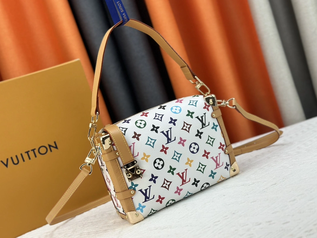 Elegant 1564 Louis Vuitton AAA Quality Messenger Bags For Unisex