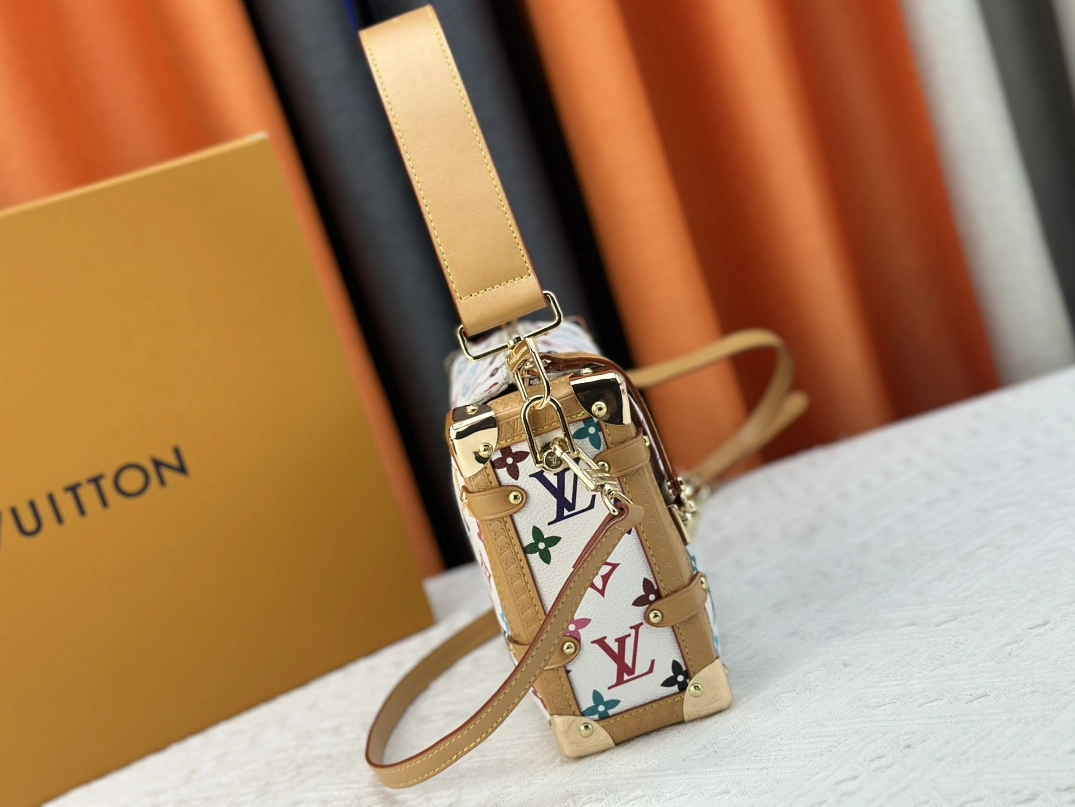 Elegant 1564 Louis Vuitton AAA Quality Messenger Bags For Unisex - Image 3