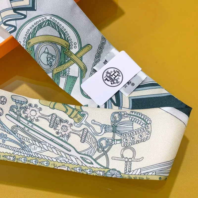 EyeCatching 4691 Hermes Silk Scarf - Image 5