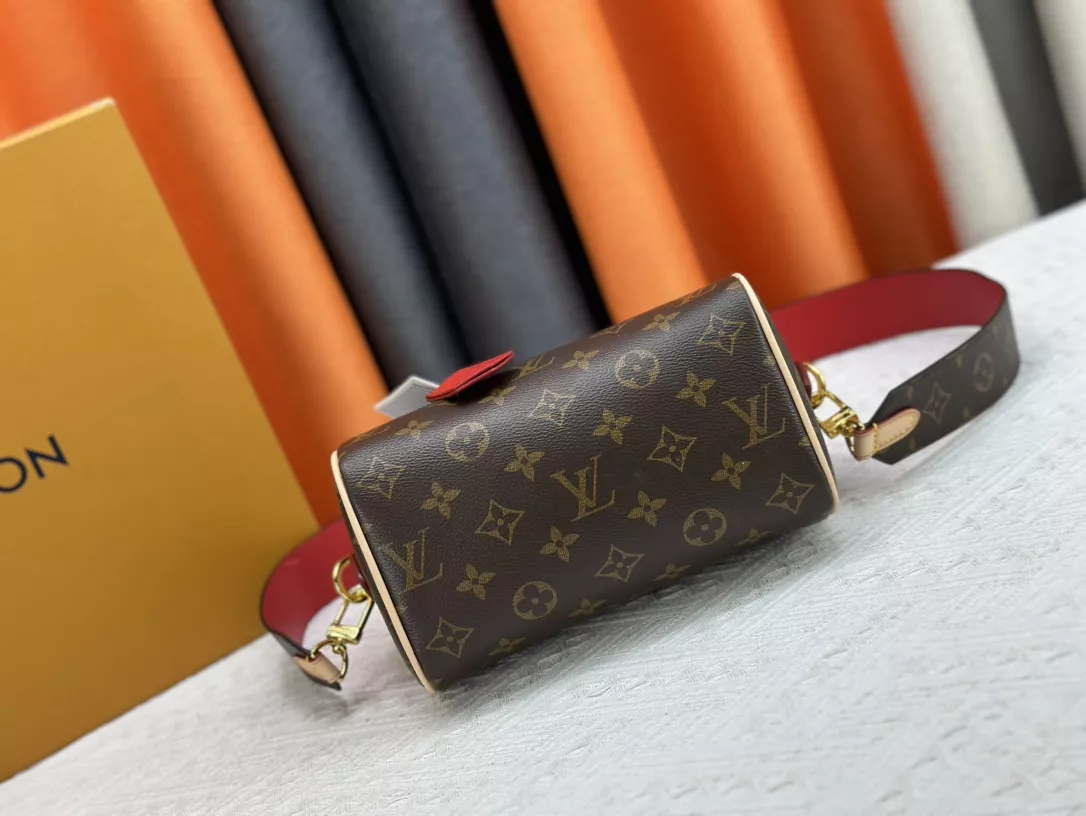 EyeCatching 6735 Louis Vuitton AAA Quality Handbags For Women - Image 5