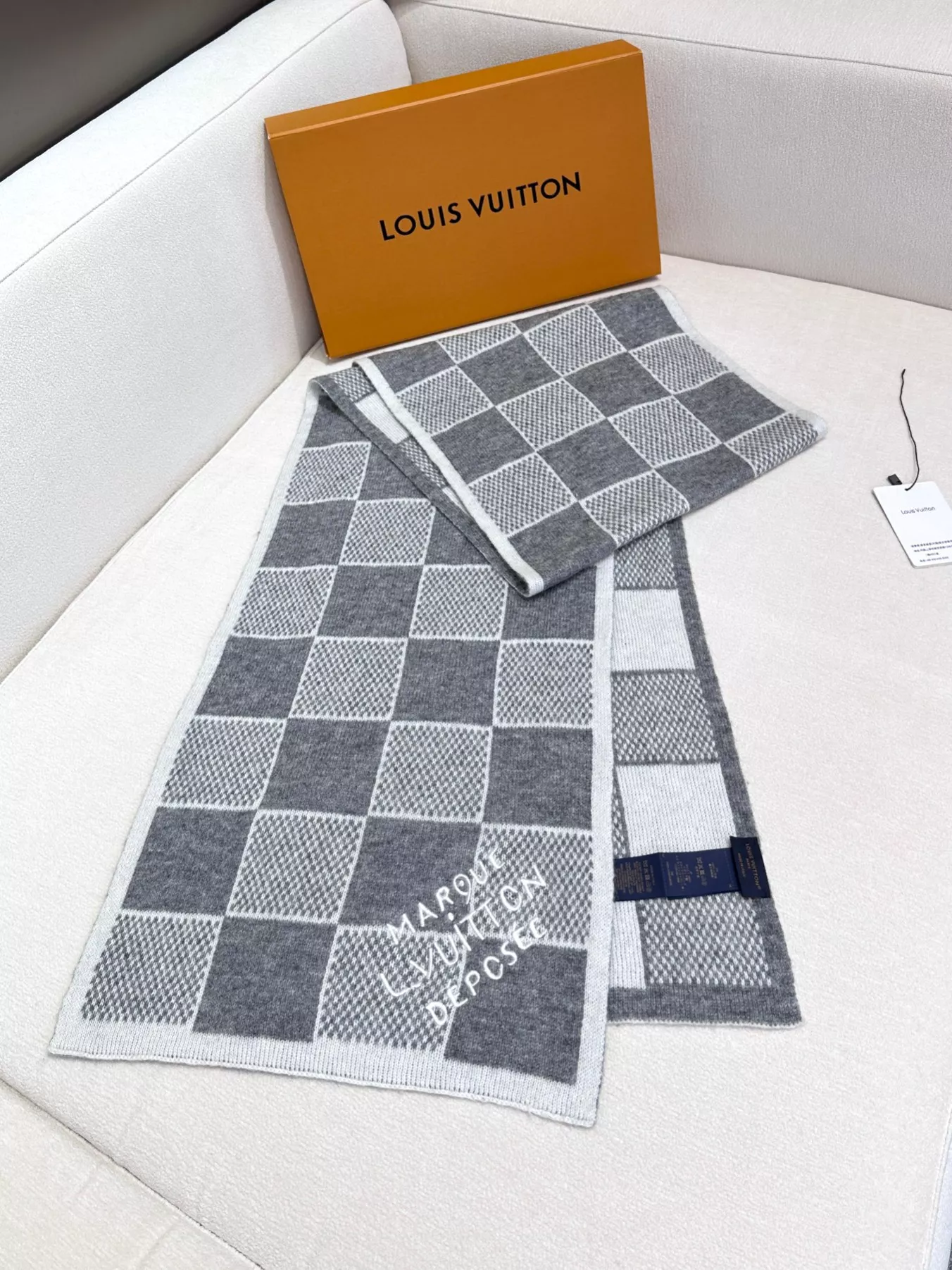 EyeCatching 7190 Louis Vuitton Scarf For Unisex