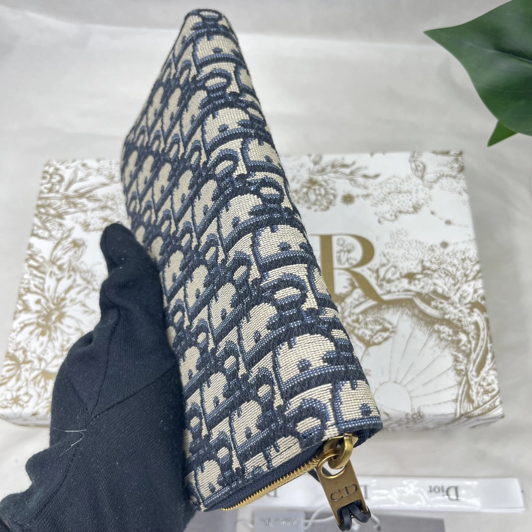 Fashionable 1957 Christian Dior AAA Quality Wallets For Unisex - Image 6