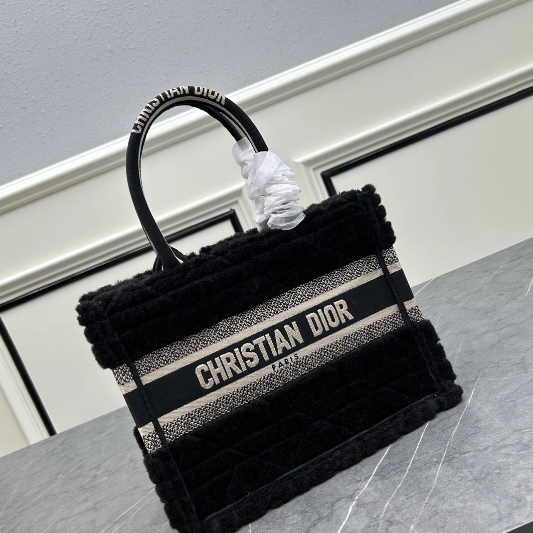 Fashionable 7963 Christian Dior AAA Quality Tote-Handbags For Women - Image 4