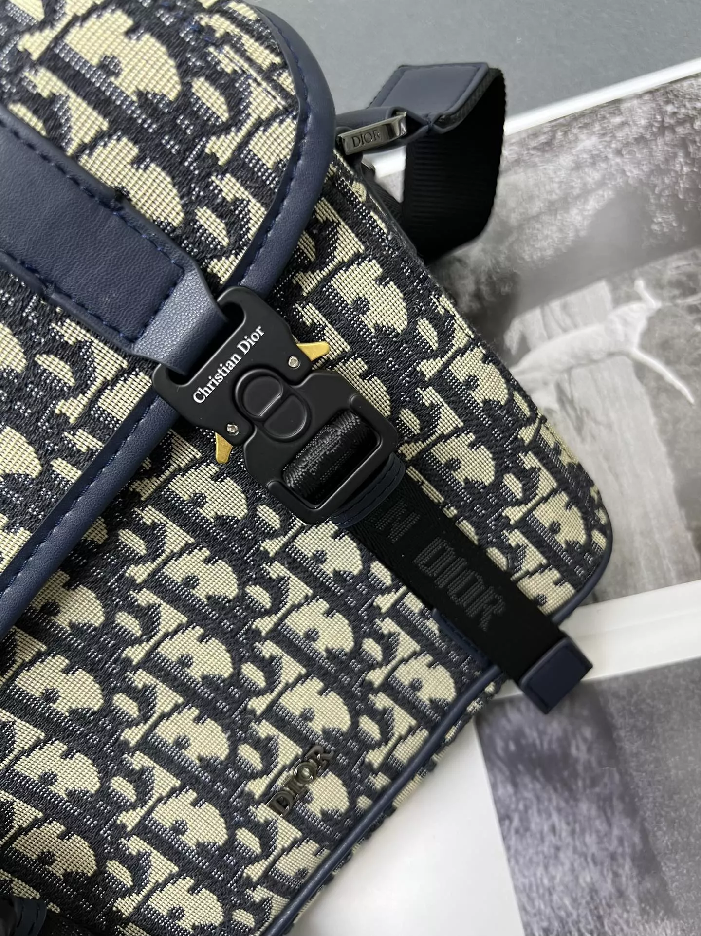 Fashionable 8552 Christian Dior AAA Man Messenger Bags - Image 4