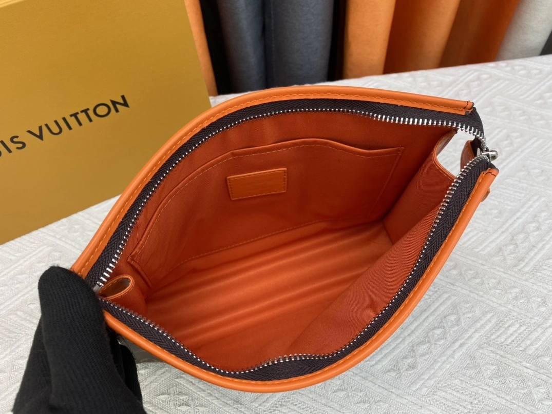 Flexible 6810 Louis Vuitton LV Wallets For Unisex - Image 8