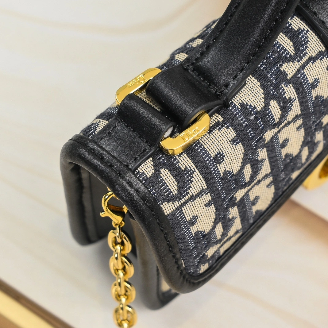 Functional 5945 Christian Dior AAA Quality Messenger Bags For Women - Image 4