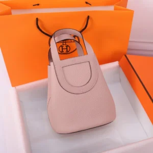 Hermes AAA Quality Handbags In Gold For Women Stylish 5486