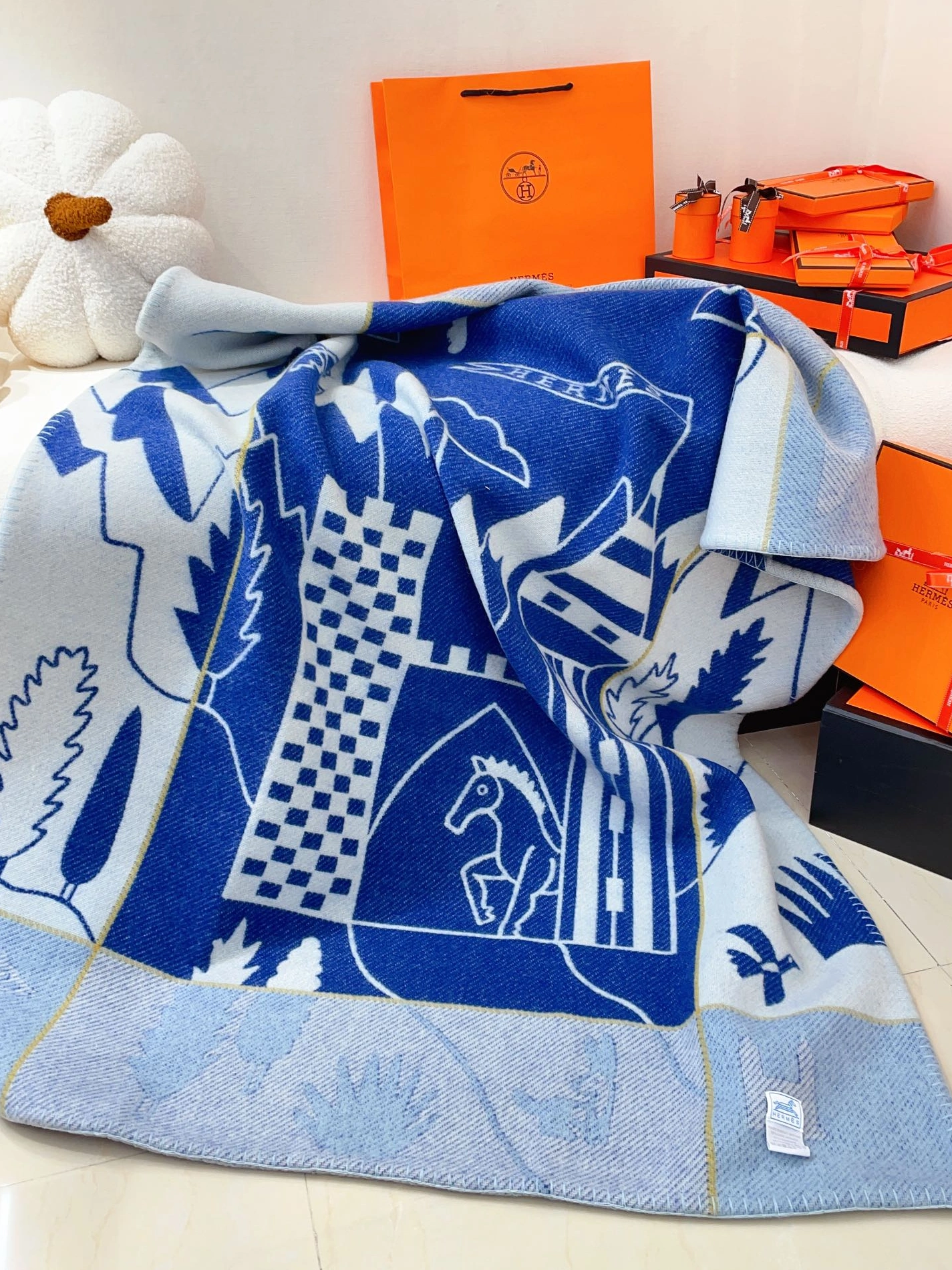 Hermes Blanket Versatile 4931 - Image 5