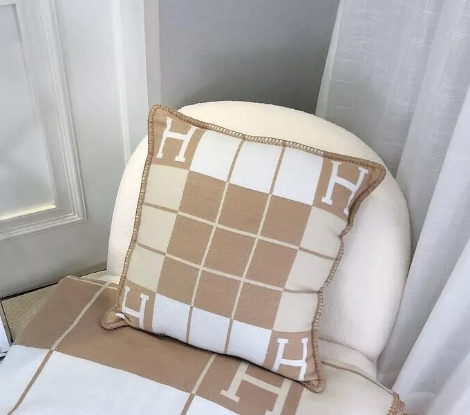 Hermes Cushion Soft 2491 - Image 3