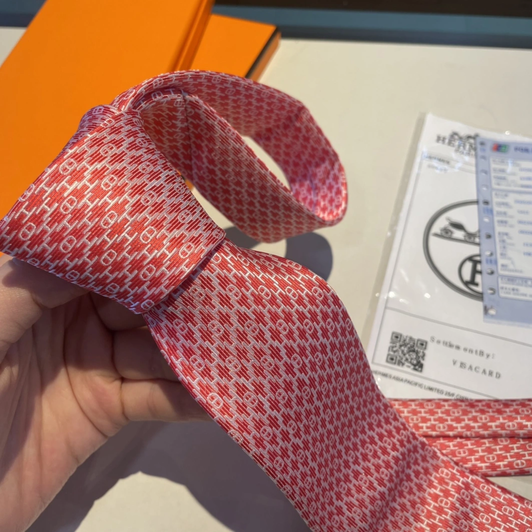 Hermes Necktie For Men Sleek 9620 - Image 3