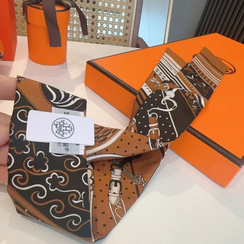 Hermes Silk Scarf EasyMatch 9177 - Image 3