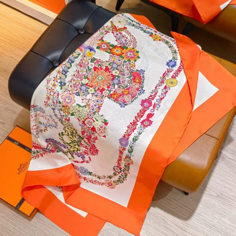 Hermes Silk Squares EasyMatch 554 - Image 3