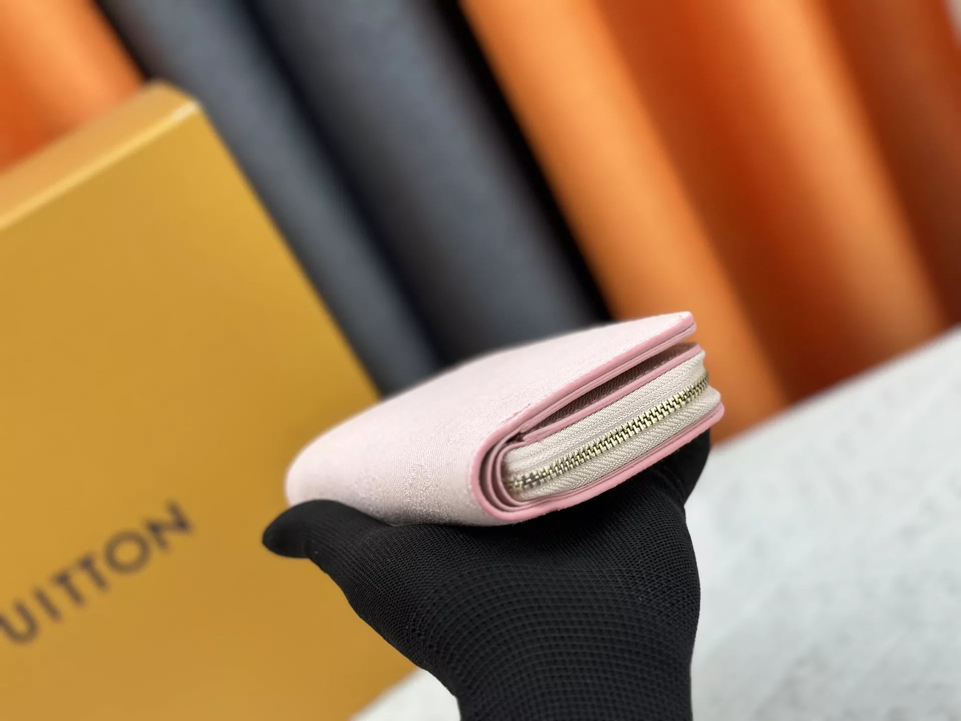 Lightweight 2231 Louis Vuitton LV Card Case For Women - Image 3