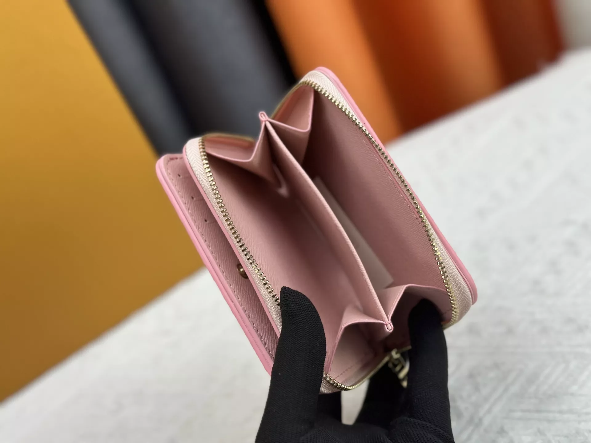 Lightweight 2231 Louis Vuitton LV Card Case For Women - Image 7