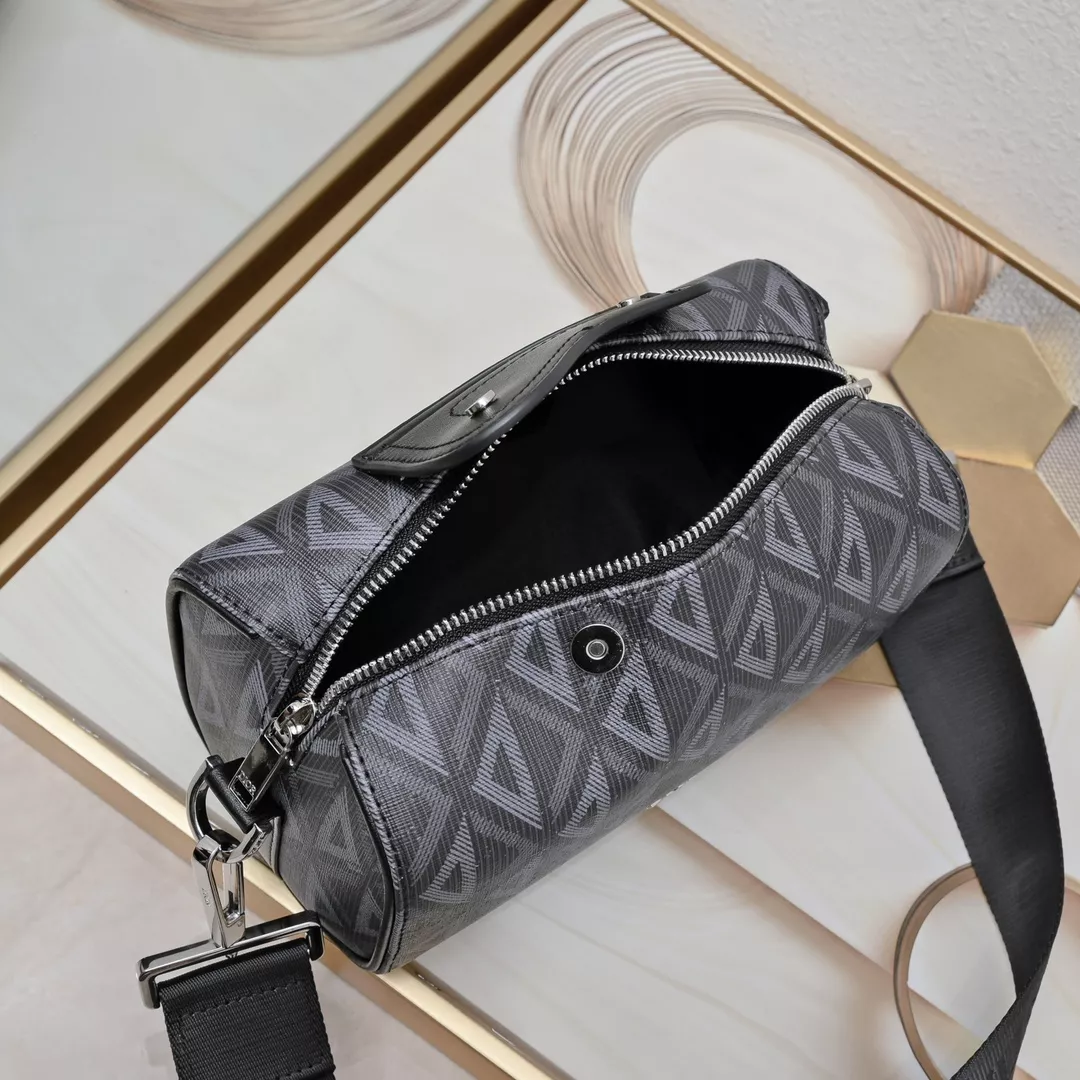 Lightweight 3761 Christian Dior AAA Man Messenger Bags - Image 8