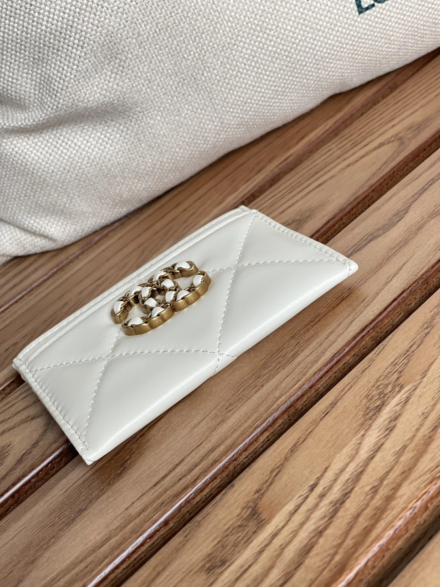 Lightweight 5583 Chanel Card Case - Image 4