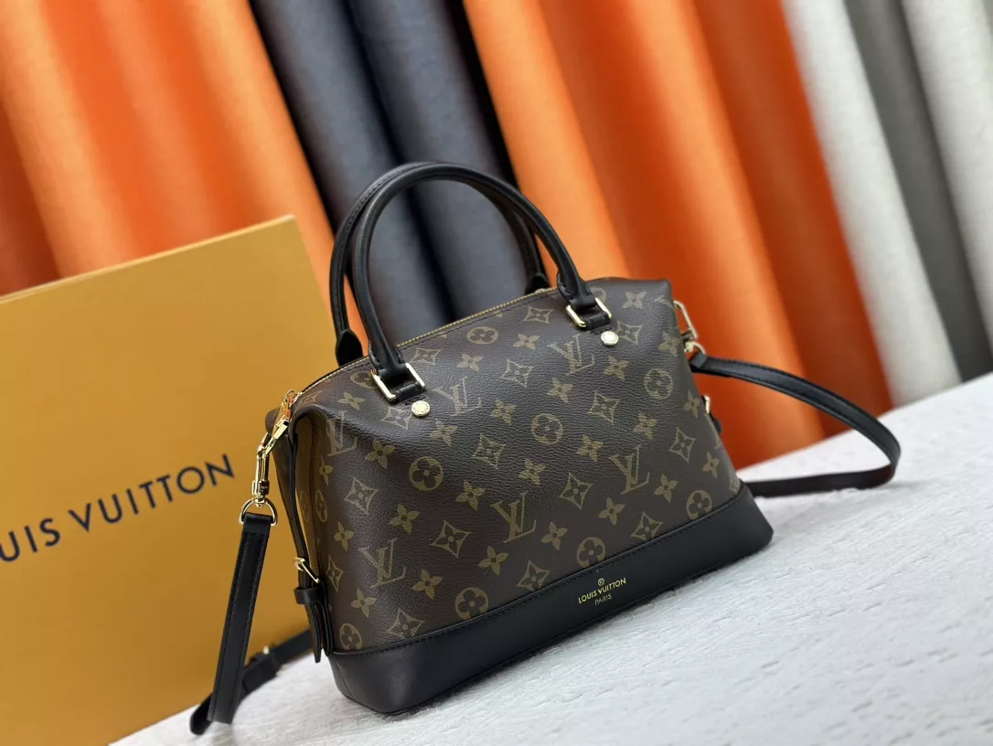 Lightweight 7134 Louis Vuitton AAA Quality Handbags For Women