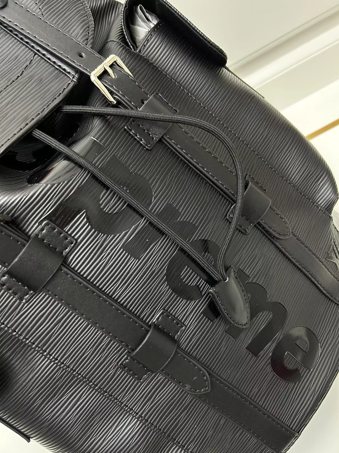 Louis Vuitton AAA Quality Backpacks For Unisex Bold 8835 - Image 5