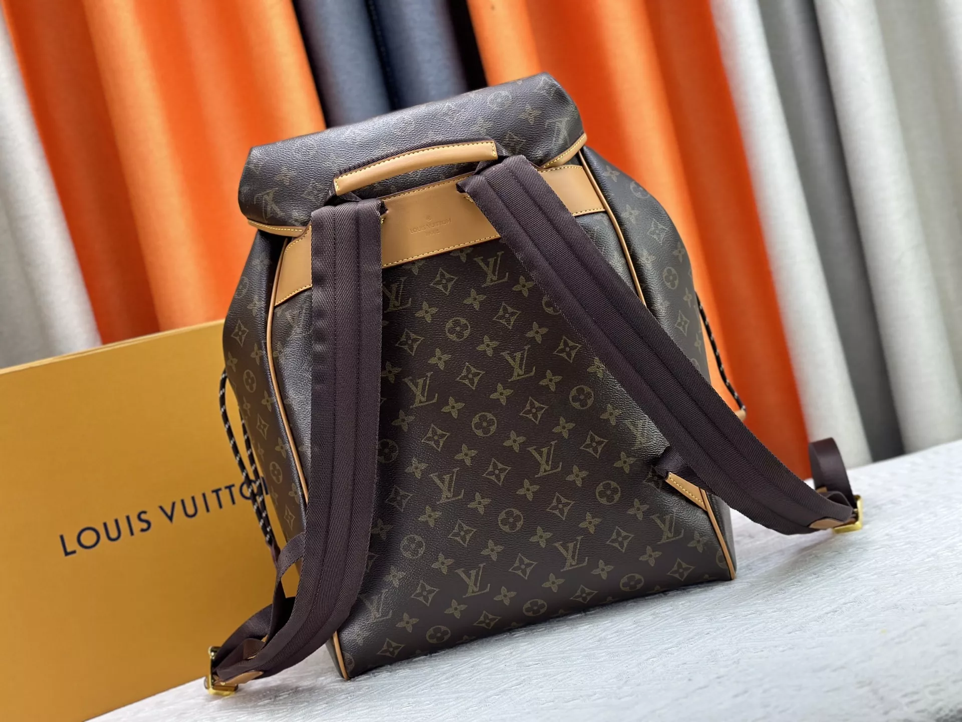 Louis Vuitton AAA Quality Backpacks For Unisex Popular 2886 - Image 3
