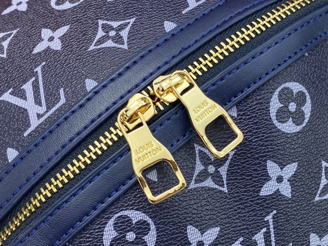 Louis Vuitton AAA Quality Backpacks For Unisex Trendsetting 1271 - Image 7