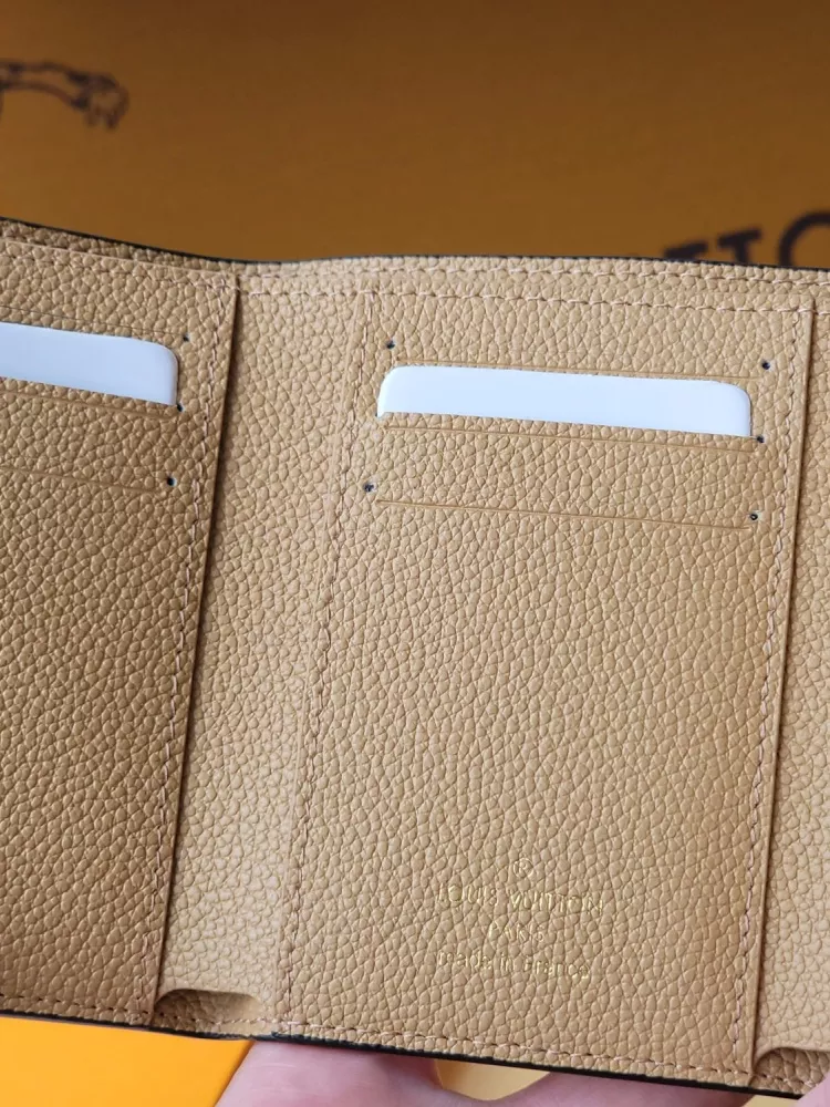 Louis Vuitton AAA Quality Card Case Breathable 7863 - Image 5