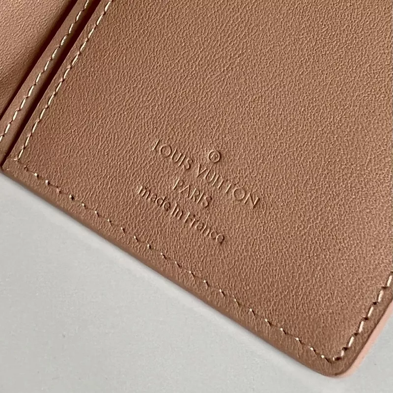 Louis Vuitton AAA Quality Card Case Comfortable 1673 - Image 5