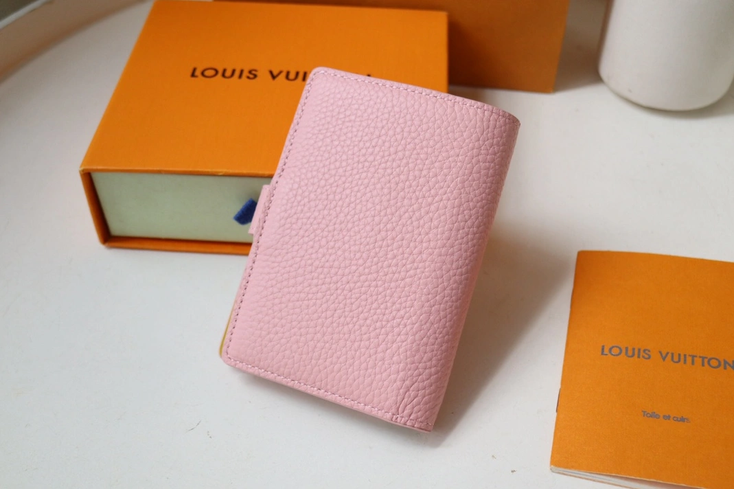 Louis Vuitton AAA Quality Card Case Durable 3063