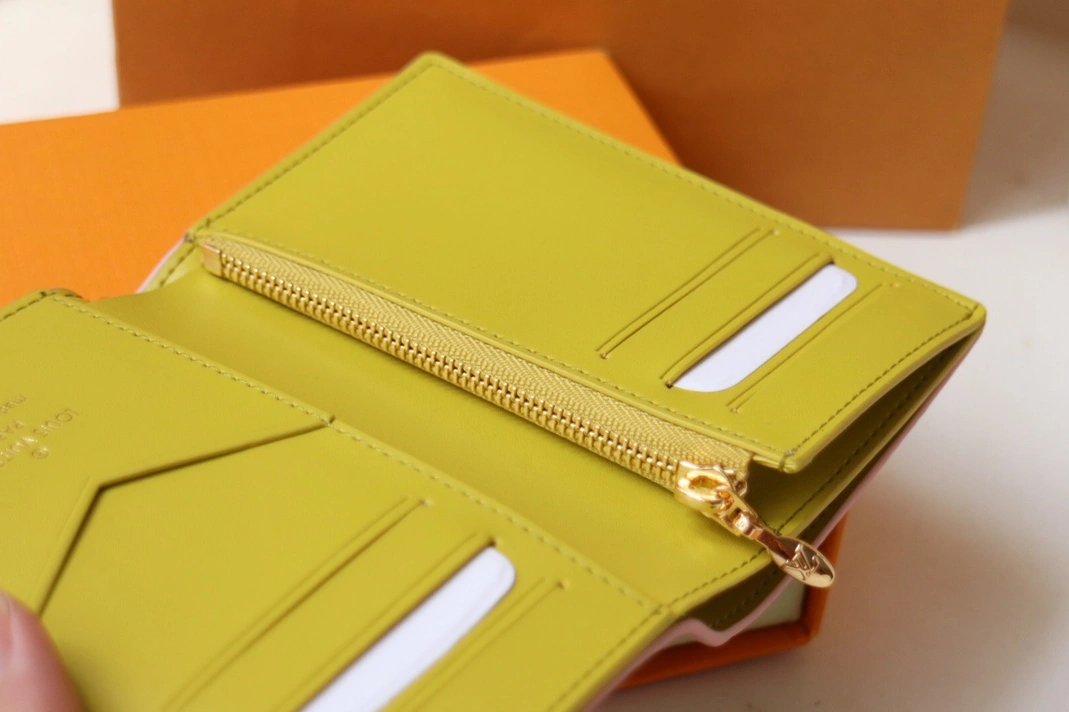 Louis Vuitton AAA Quality Card Case Durable 3063 - Image 6