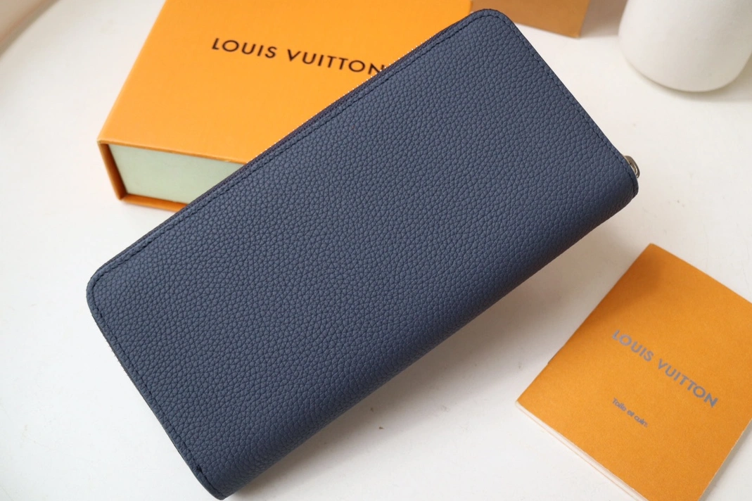Louis Vuitton AAA Quality Card Case EasyMatch 1122