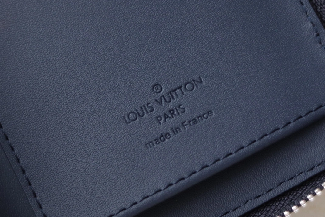 Louis Vuitton AAA Quality Card Case EasyMatch 1122 - Image 7