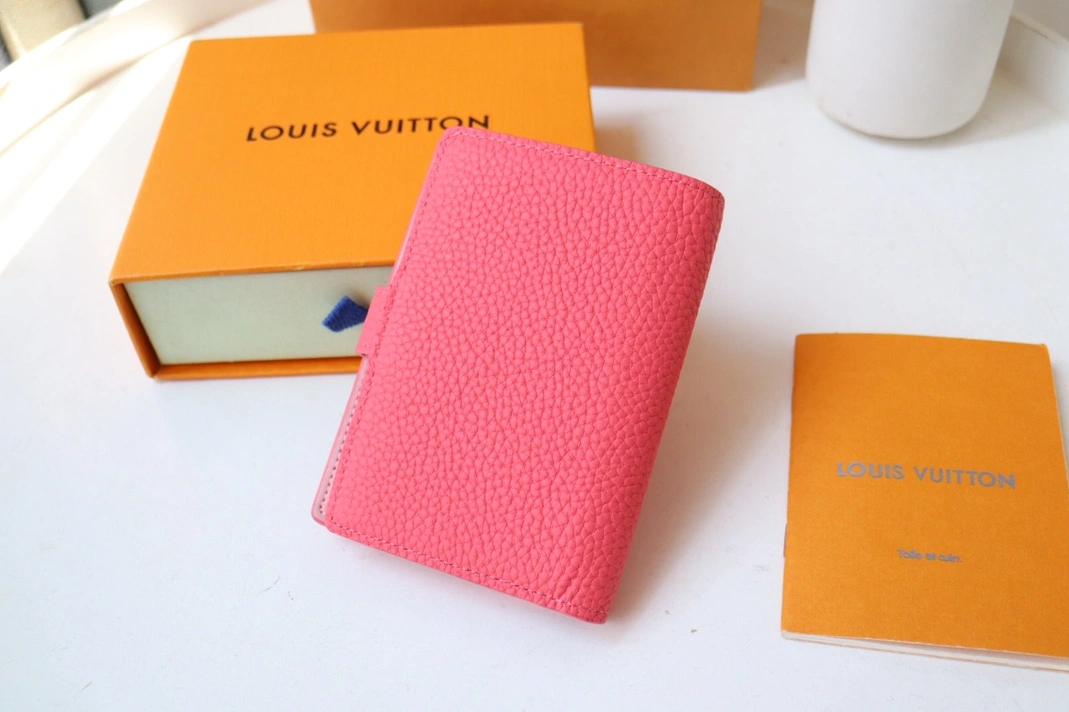 Louis Vuitton AAA Quality Card Case Fashionable 1179